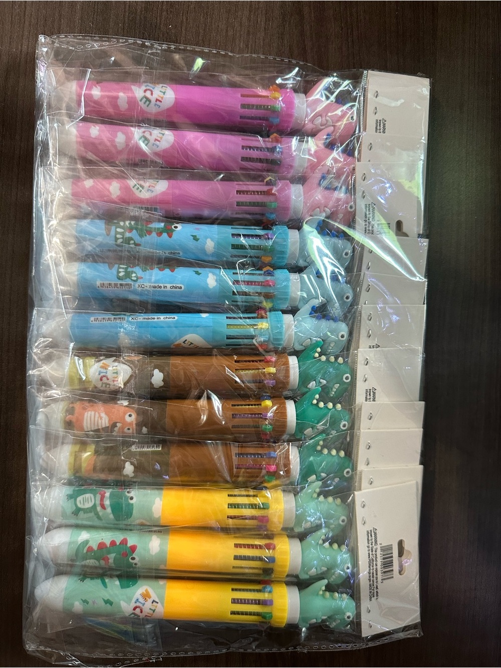 12 dinosaurs pens